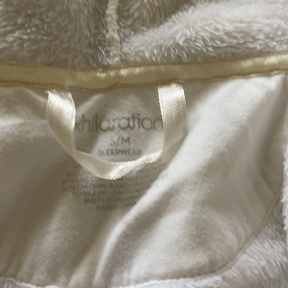 Xhilaration Intimates & Sleepwear Xhilaration Sm Robe With Letter R